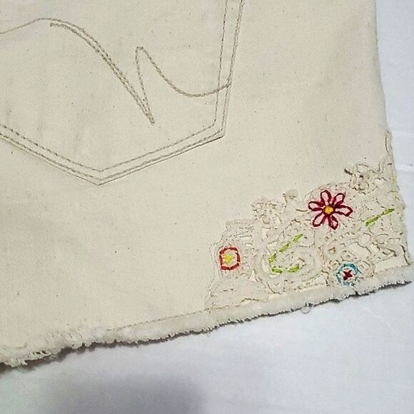 NOBO Boho Cream Embroidered Frayed Shorty Shorts Jeans Junior 17 - Picture 9 of 10